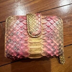 Elegant Pink and Gold Women's Clutch
